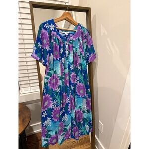Go Softly Patio Floral Print Muumuu Dress Blue Purple Rayon Size L Soft EUC BOHO